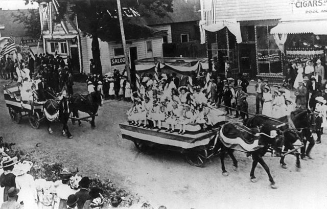 Fourth of July Parade 1912. Historical images of Beaverton, Oregon.